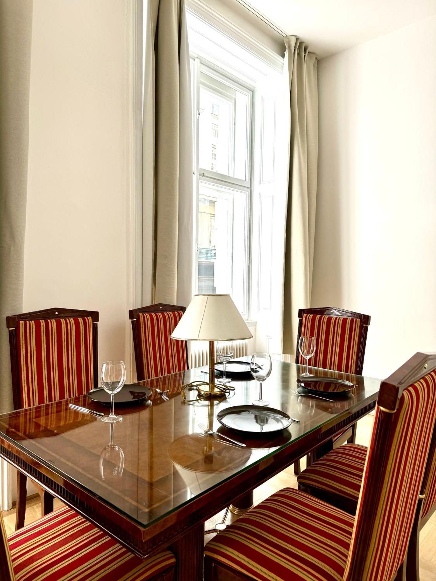 Opera Vienna Apartment 145 M2 Esterno foto